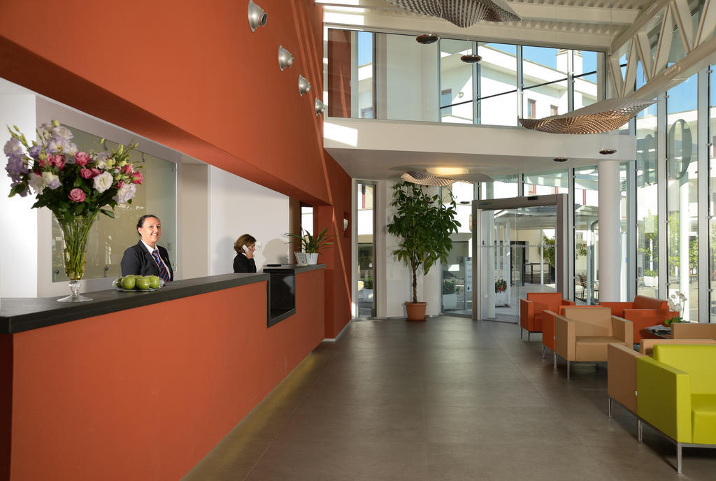 Best Western Hotel Rome Airport Fiumicino Exterior photo